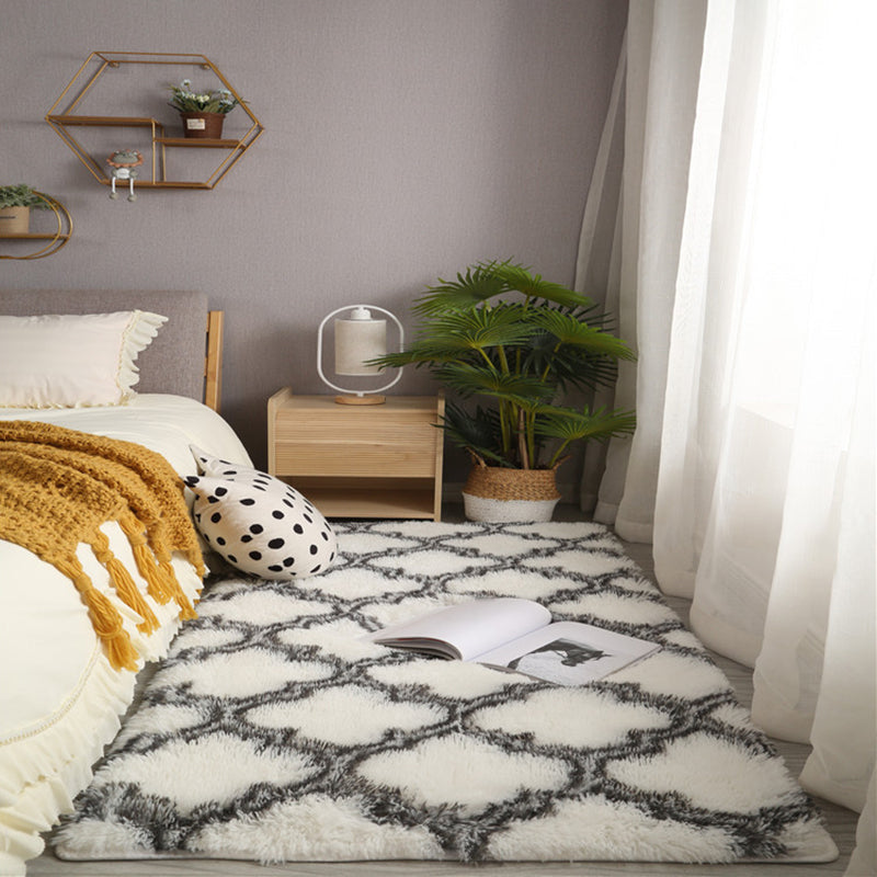 White Tone Relaxing Area Carpet Polyester Stripe Print Indoor Rug Anti-Slip Backing Carpet for Living Room