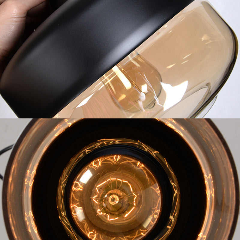 Lumière suspendue géométrique à 1 lumière dans le pendentif en fer forgé industriel de style vintage avec une teinte en verre