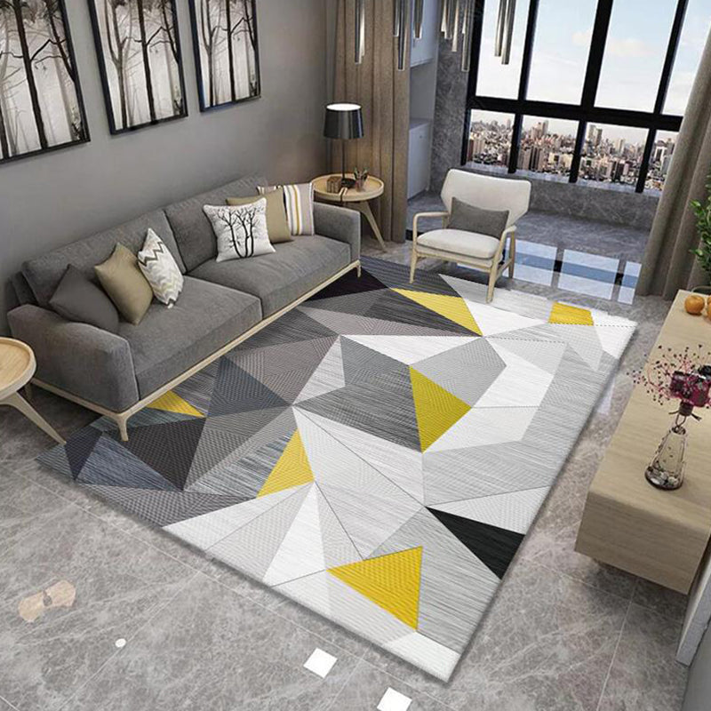 Stylish Triangle Pattern Area Rug Decorative Contemporary Polyester Rug Non-Slip Backing Indoor Carpet for Home Decor