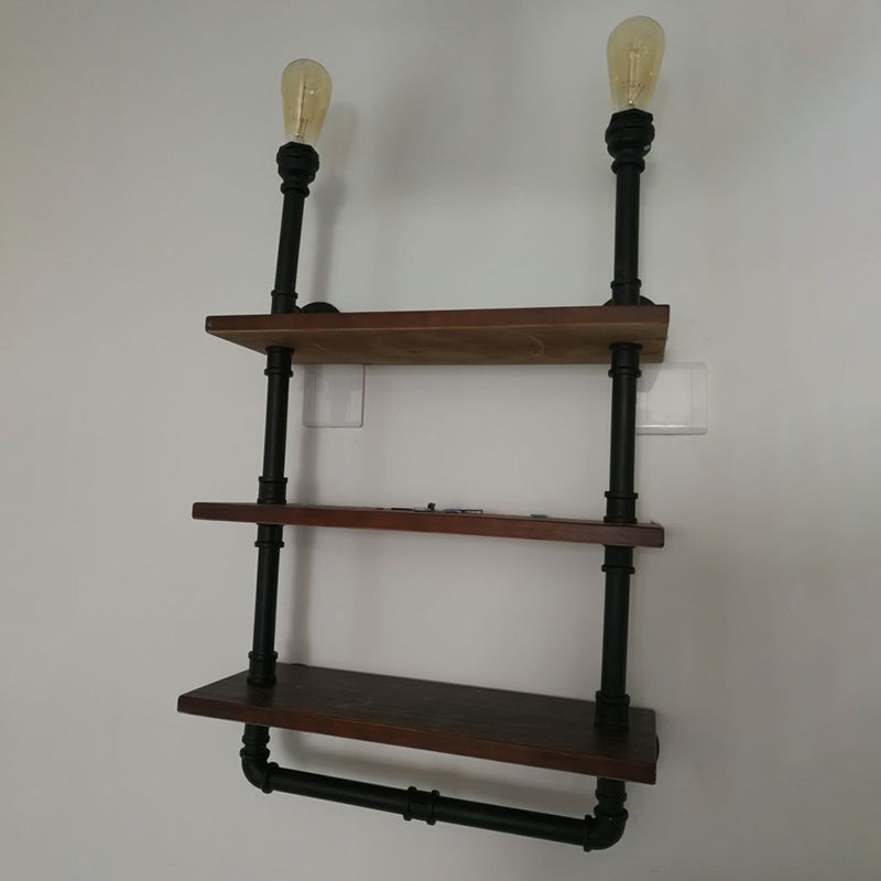 Industrielle Rohrleitungswand montierte Beleuchtung Metallic Wandleuchten in Schwarz mit Holzregal