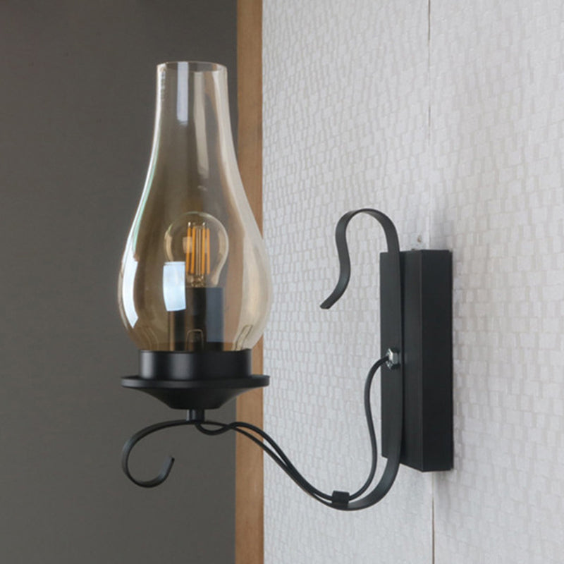 Schwarz 1-Licht Wandleuchte im industriellen Vintage-Stil schmiedeeisernen Indoor-Wandlicht mit Bernsteinglasschatten