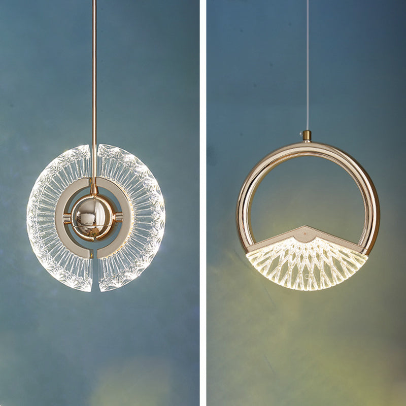 Gold geometrische LED-LED-Anhänger Licht im modernen Luxusstil Zine-Alloy-Hanglicht mit Acrylschatten