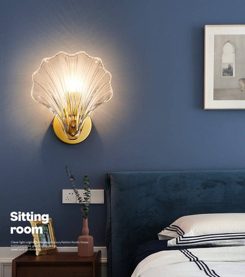 Shell Shaped Wall Sconce Lighting Modern-Style Glass Bedroom Sconce Light Fixture in Clear