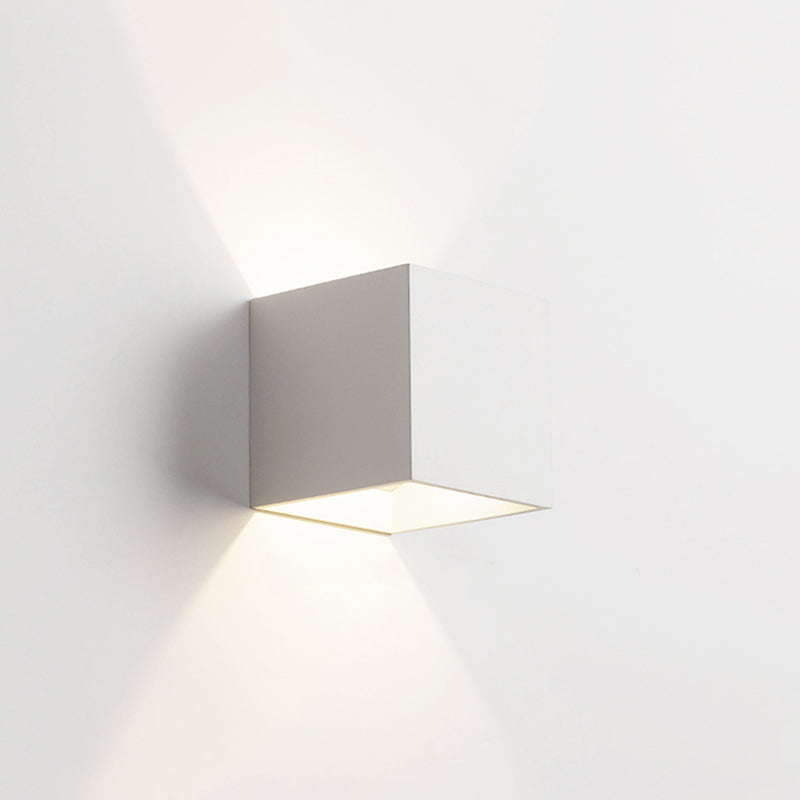 Stile moderno minimalista quadrato su e giù per le luci da parete in metallo a parete a LED