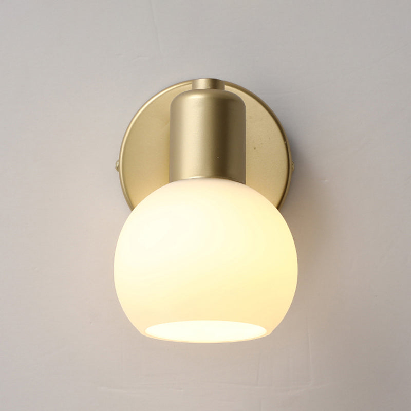Lampada a parete in stile minimalista Light Aibrowture White Ball Wall Sconce Light With Glass Shade