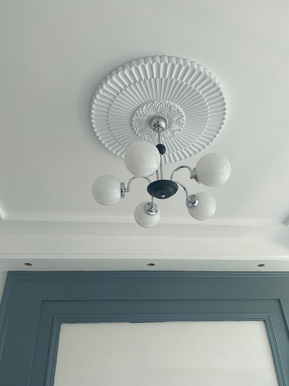 Modern Simplicity Round Ceiling Chandelier Milk Glass Hanging Light for Living Room