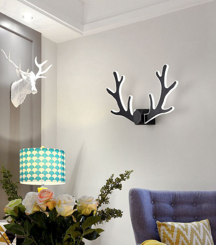 Lampada montata sulla parete di corna di cervo in metallo moderno lampada da parete da letto moderna