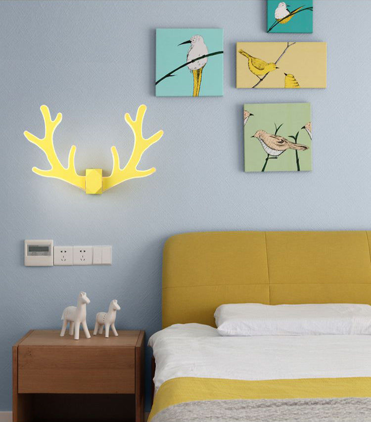 Lampada montata sulla parete di corna di cervo in metallo moderno lampada da parete da letto moderna
