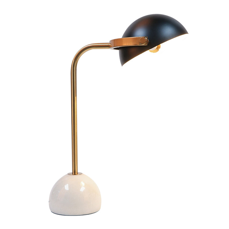 Lampe de table de pliage lampe de nuit noire en métal de métal à 1 lumière avec une teinte dôme réglable