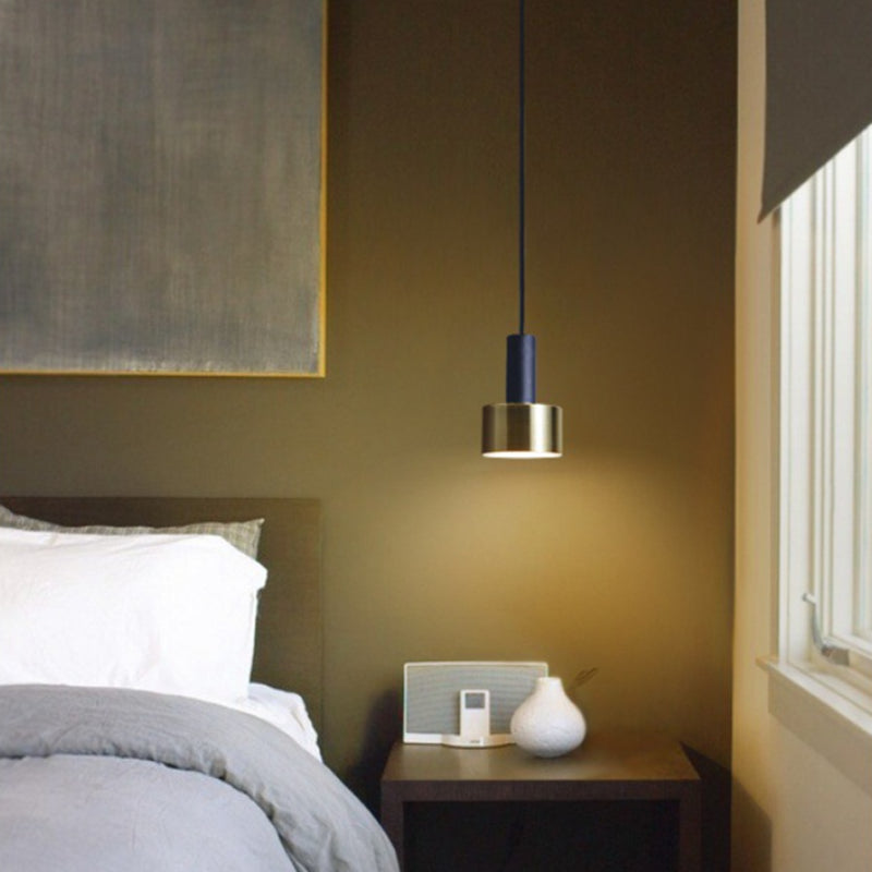 Metal Shaded Down Lighting Pendant Minimalist Style Pendant Lighting Fixture in Black