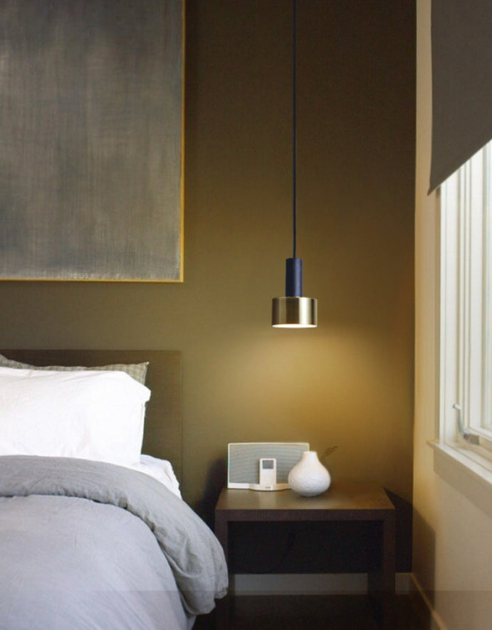 Metal Shaded Down Lighting Pendant Minimalist Style Pendant Lighting Fixture in Black