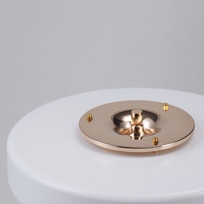 Table ronde postmoderne Lumière Métal Livrée LED Table table de chevet avec interrupteur de chaîne