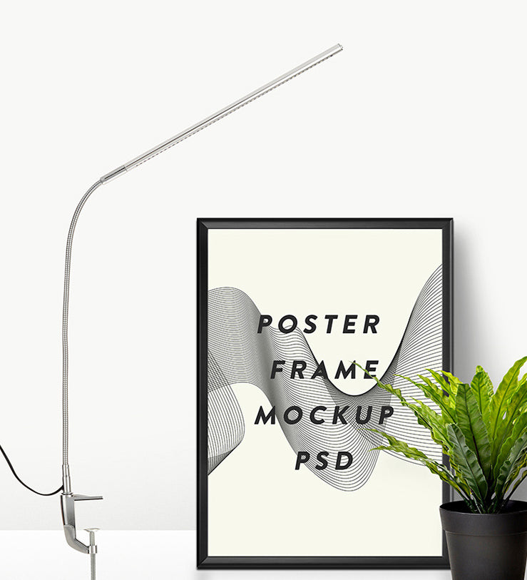 Lámpara de tarea de metal lineal ajustable Luz de escritorio de plata moderna con abrazadera para la sala de estudio