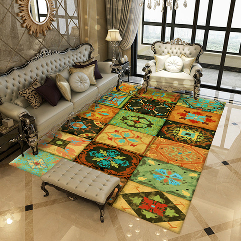 Red Tone Retro Area Carpet Polyester Tribal Print Indoor Rug Non-Slip Backing Carpet for Living Room