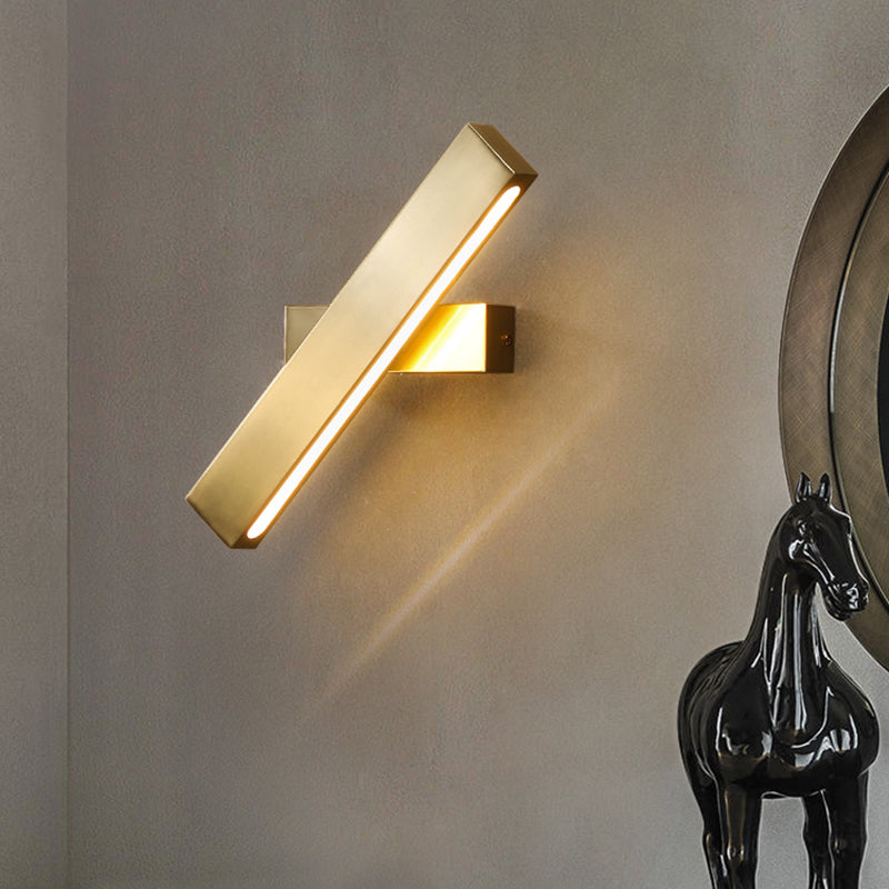 Lámpara de pared LED rectangular dorada en un tipo de pared rotatable de cobre de estilo de lujo moderno con sombra acrílica