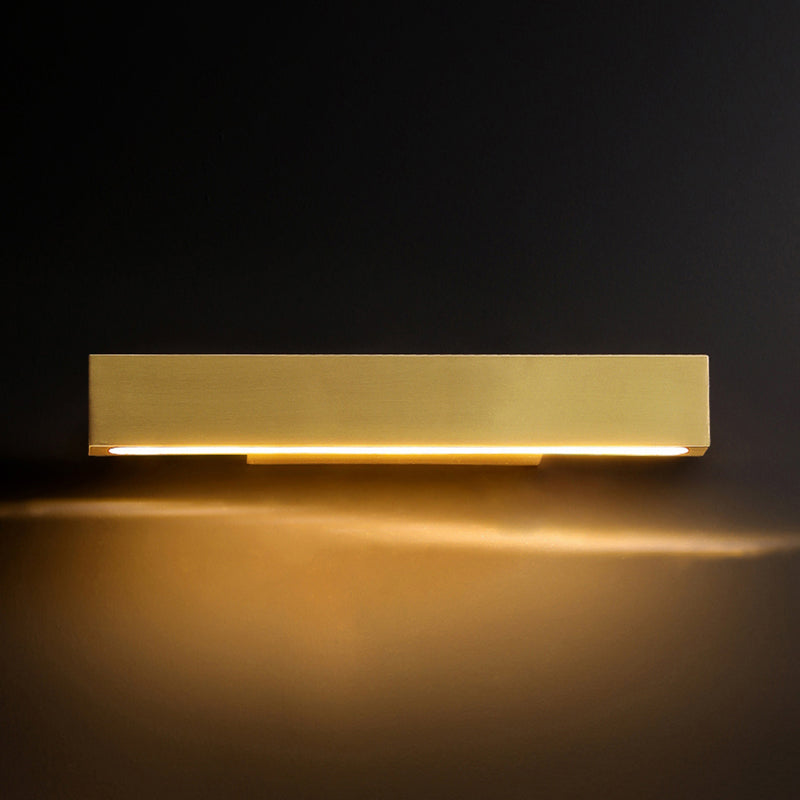 Lámpara de pared LED rectangular dorada en un tipo de pared rotatable de cobre de estilo de lujo moderno con sombra acrílica