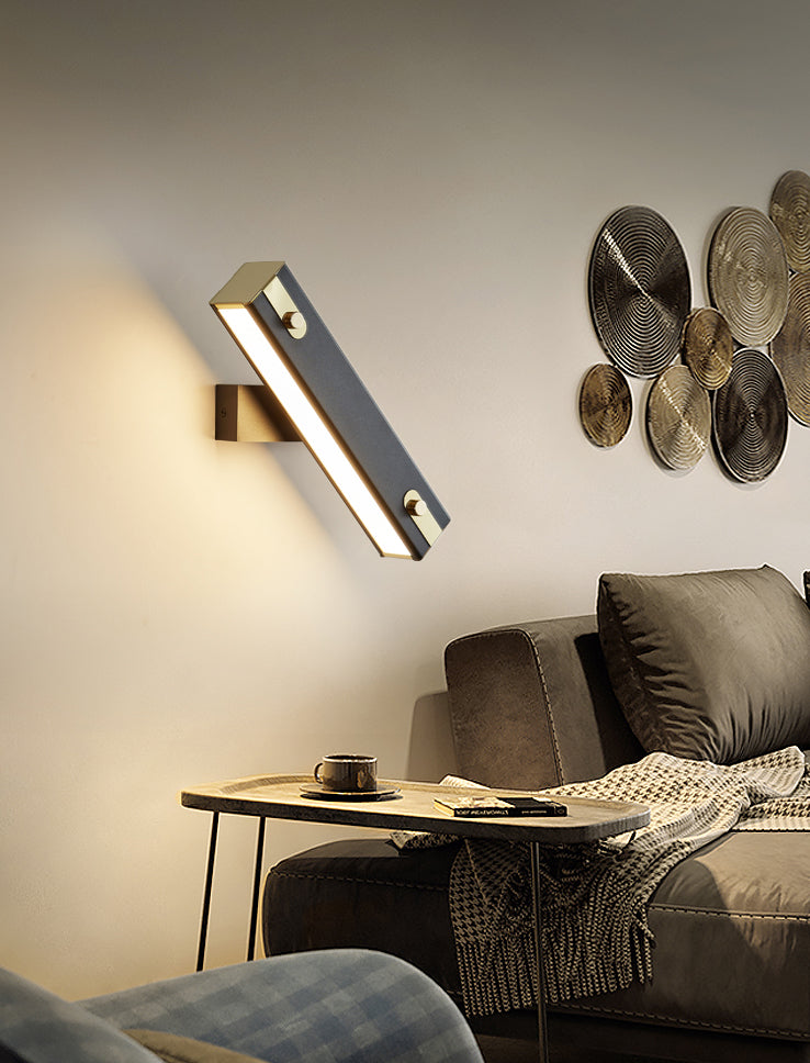 Lámpara de pared LED rectangular de aluminio en estilo creativo moderno de hierro forjado aplastador de pared giratoria con sombra acrílica