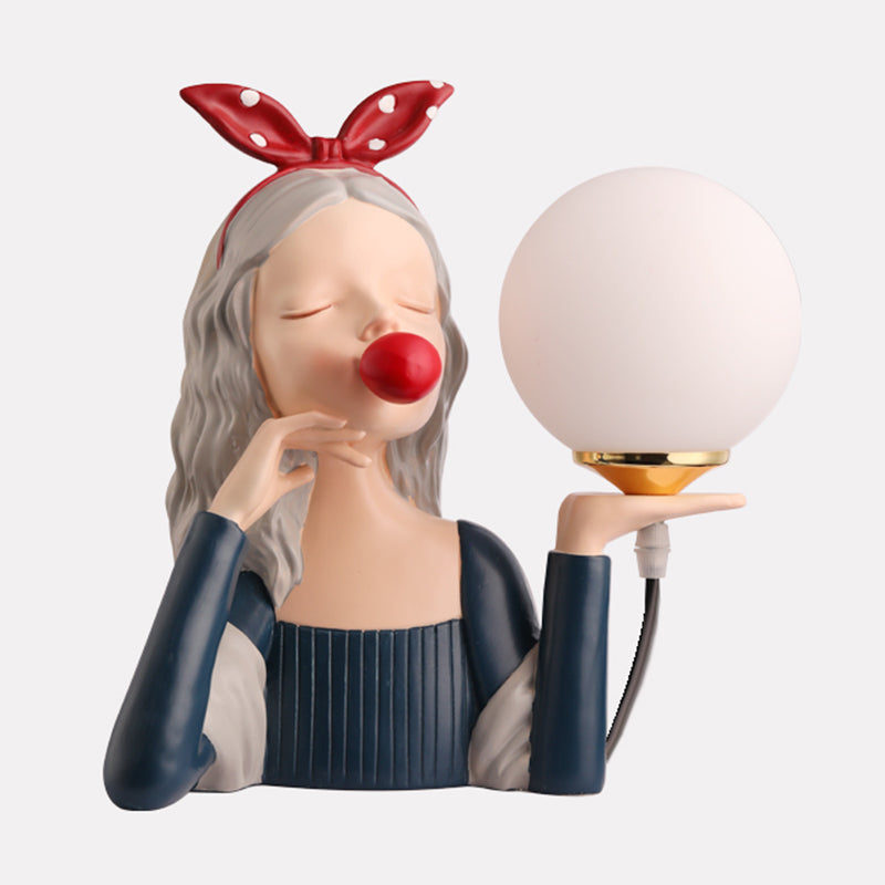 Lampe de table en verre sphérique artistique moderne 1 Bulb Lumière avec une statue de fille