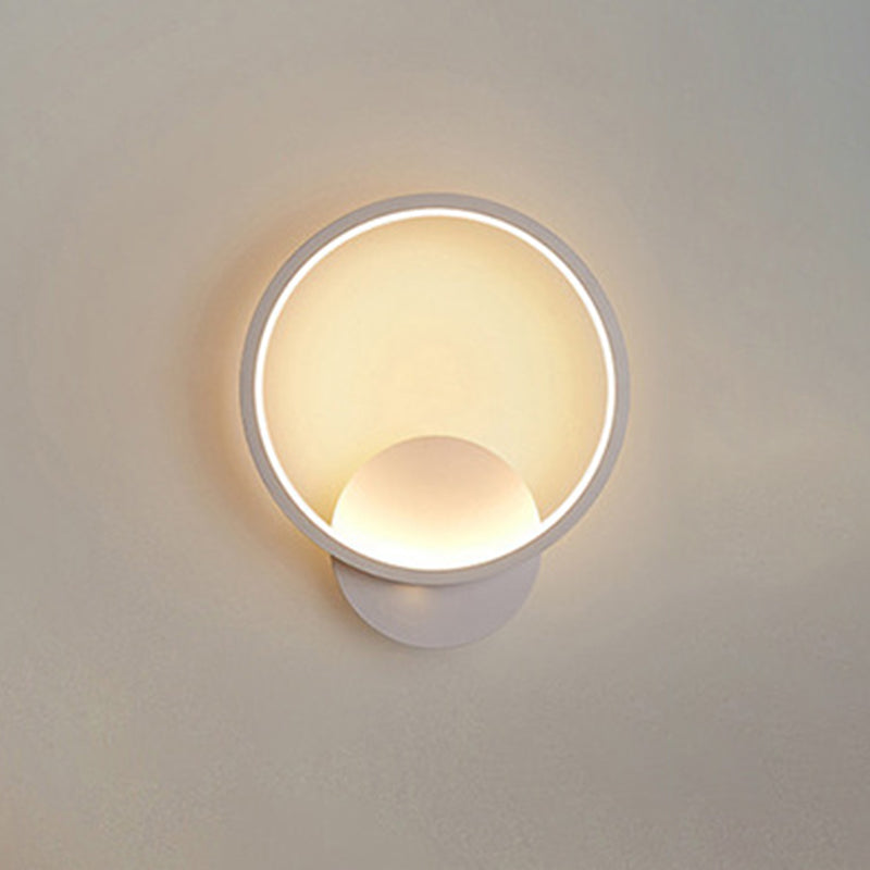 Weiße geometrische LED -Wandlampe in der modernen Einfachheit schmiedeeisere Wandleuchten mit Acrylschatten