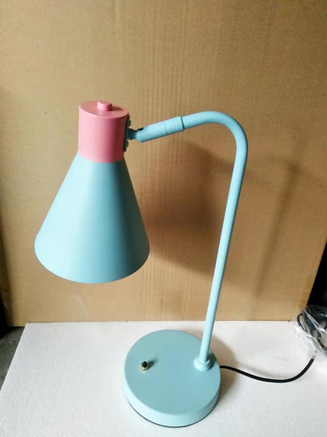 Macinoso de tono de cono giratoria de metal Luz Macaron 1 Cabeza de color azul claro y rosa Luz de estudio