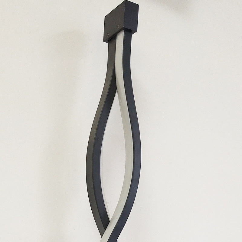 Amplia de pared lineal de LED negro en la lámpara de pared de hierro forjado de estilo conciso moderno con sombra de silicona