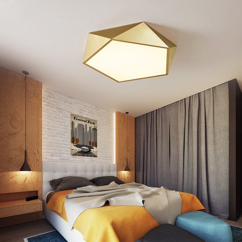 16.5"/20.5" W Pentagon Bedroom Flush Lighting Metal Modernist LED Close to Ceiling Lighting Fixture in Gold Finish