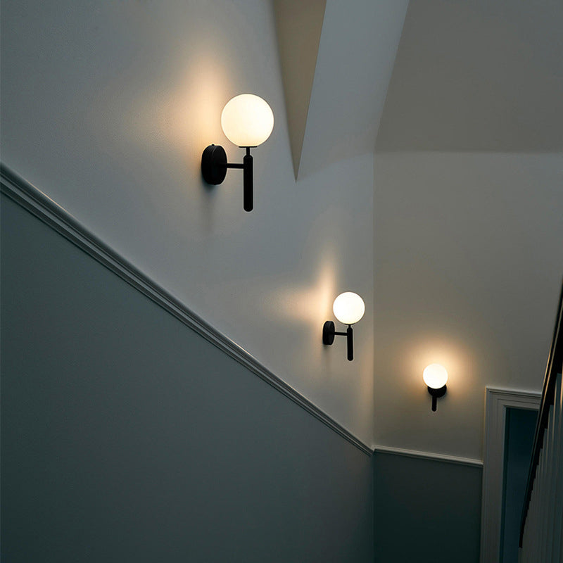Lampe murale en aluminium à 1 lumière dans le globe de verre créatif moderne Appiculture murale pour la chambre à coucher