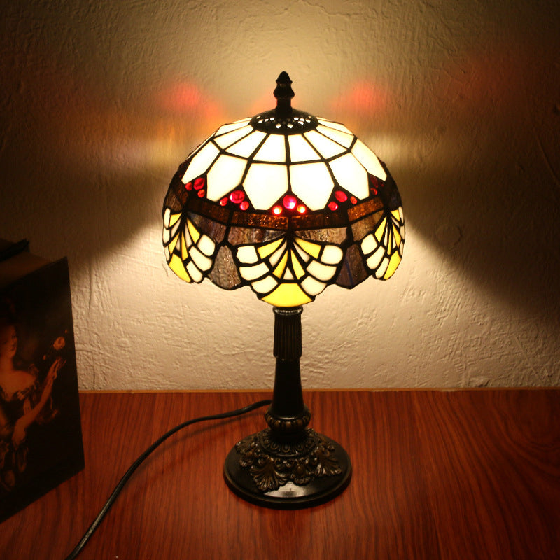 Table Dome Light 1-Bulb Verre en vitrail Tiffany Tix Tablette de chevet avec motif de coquille en marron