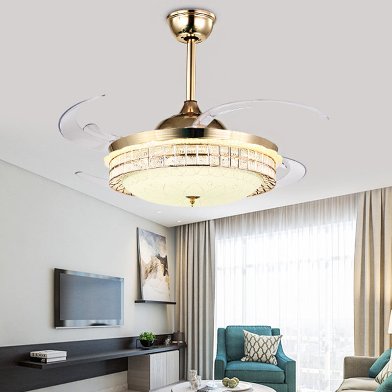 GOLD-Finish Semi Flush Light mit Lüfter Moderne LED 8-Blatt 6-Wind-Geschwindigkeit Downrod Deckenventilator mit Kuppel Acrylschatten