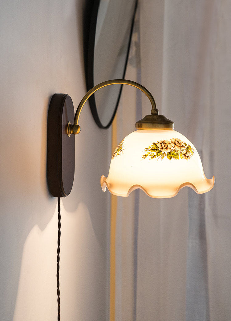 Contemporary Armed Wall Mounted Light Fixture 1-Light Glass Sconce Light for Bedroom