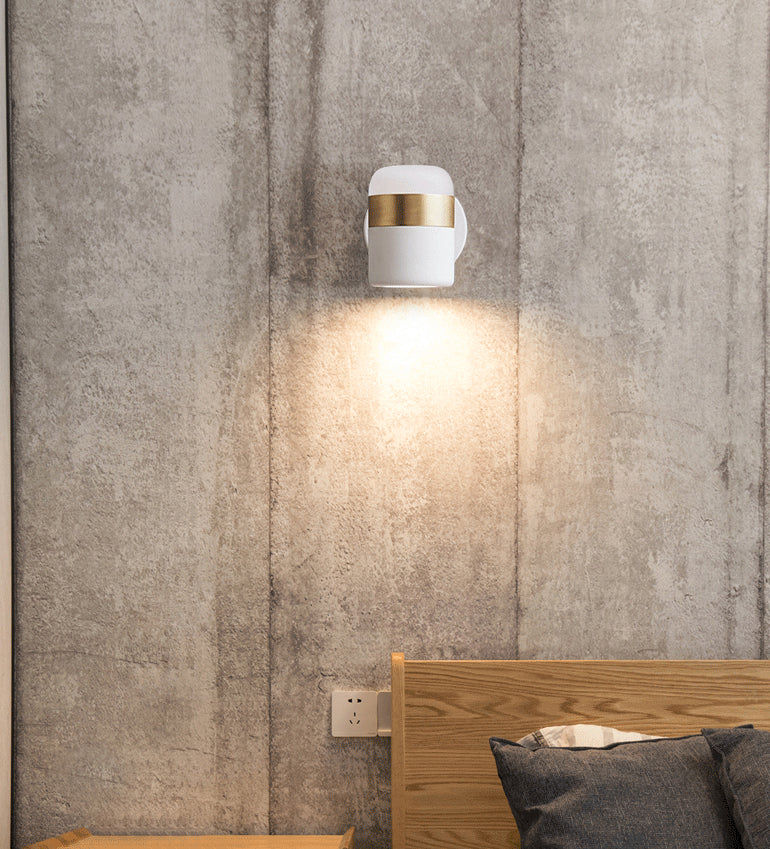 Minimalism Aluminum Wall Mount Lamp Bedroom Wall Lighting Fixture with 1 Spotlight