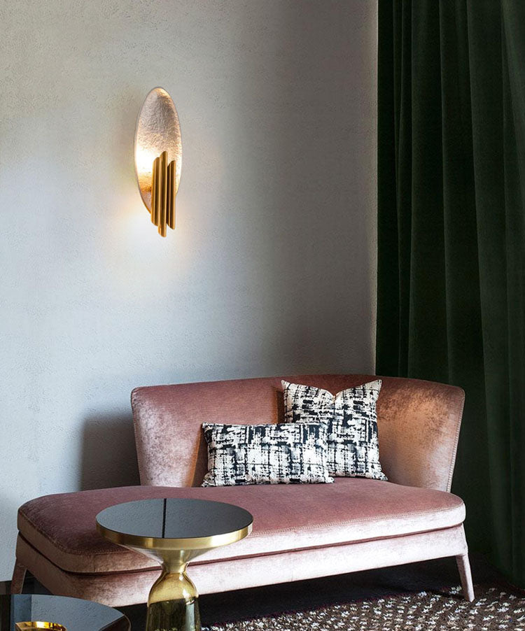 Lampada montata a parete in metallo regolabile contemporaneo per camera da letto