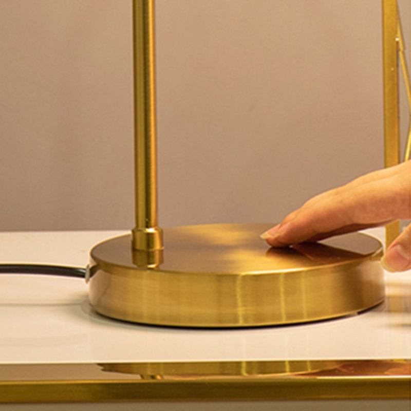 Gouden Gouslandeck tafellamp Modern 1-licht wit glas nachtkastje licht met balschaduw