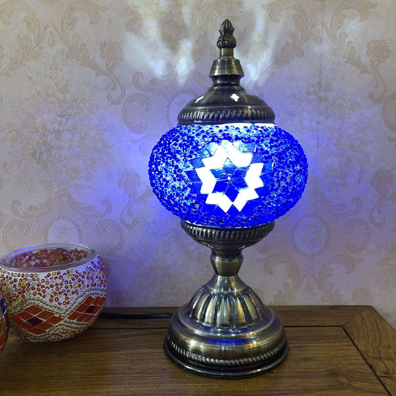 Single-Bulb Nightstand Light Retro Spherical Stained Glass Table Lamp for Bedroom