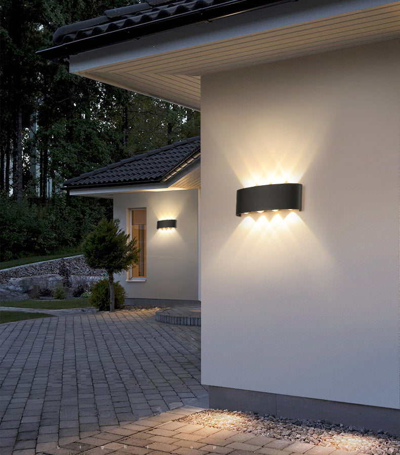 Moderne minimalistische wasserdichte LED -Wandleuchte Aluminium Rechteckige Scheinwerfer mit Glasschatten