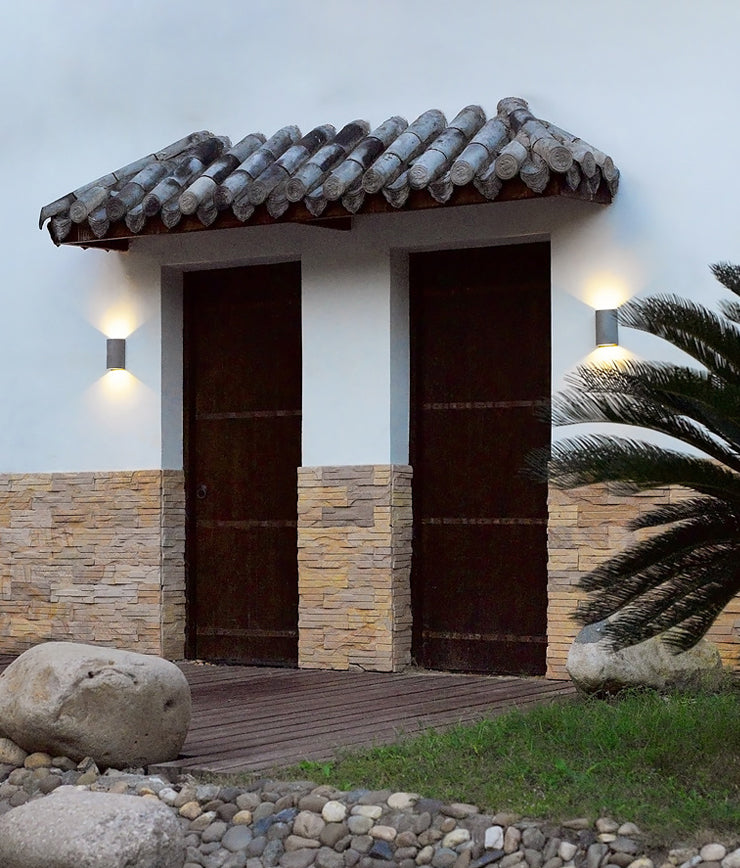 Modern Creative LED Wall Lamp Aluminium Cylindrical Waterproof Wall Light with Glass Shade