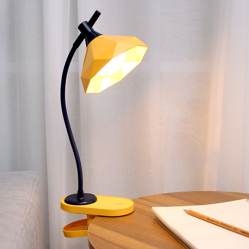 Lámpara de escritorio de sujetador con forma de diamante Macaron de plástico para la habitación de la habitación del niño recargable Luz de estudio LED