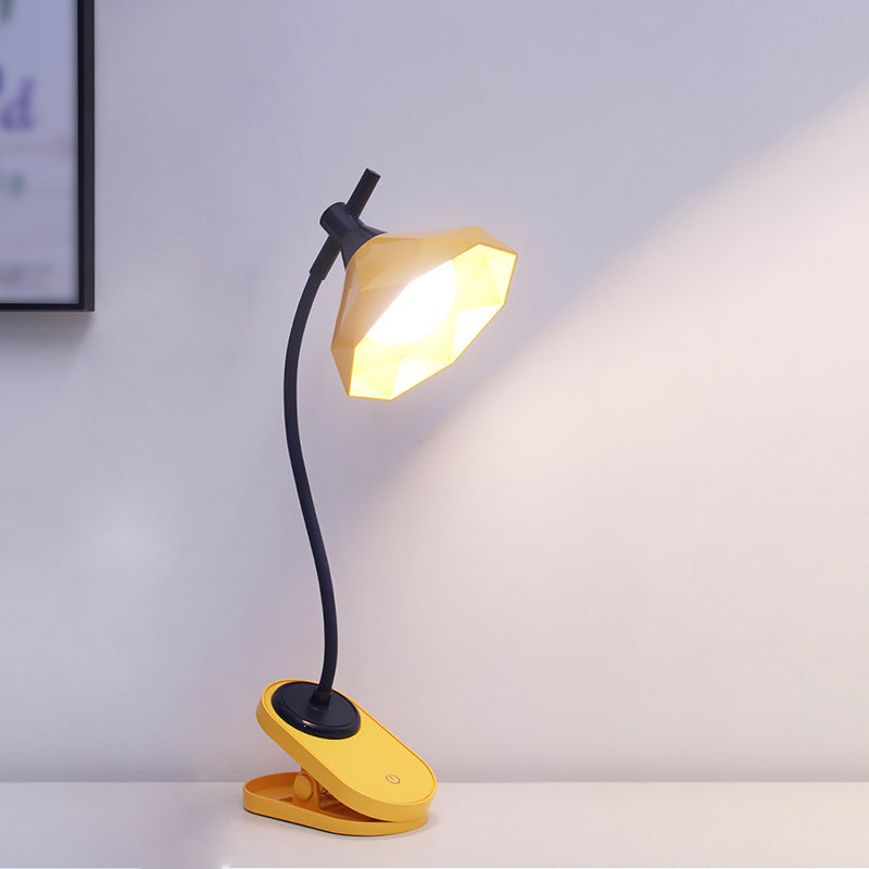 Lámpara de escritorio de sujetador con forma de diamante Macaron de plástico para la habitación de la habitación del niño recargable Luz de estudio LED
