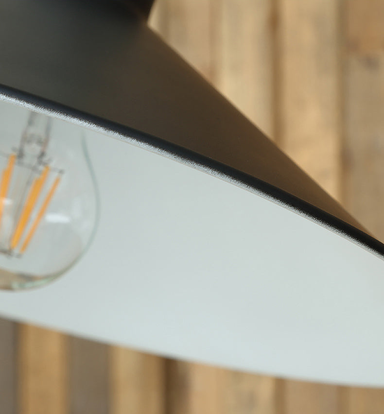 Industrielle Vintage -Wandleuchte -Leuchten im Freien mit Schmiedeeiseisen -Wand montiertes Licht