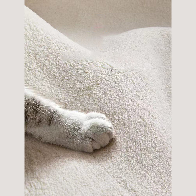 White Modern Indoor Rug Polyester Abstract Carpet Non-Split Backing Rug for Home Decoration