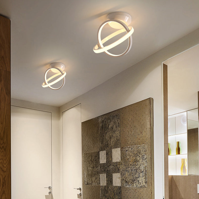 Plafoniera a LED lineare a 2 luci in un moderno e semplice apparecchio da soffitto in alluminio con paralume in silicone