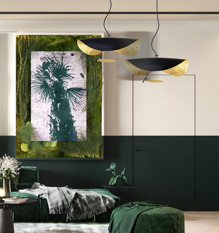 Modern Creative Creative LED Light Light Iron Ithing Hanging Lampada con tonalità in foglio d'oro