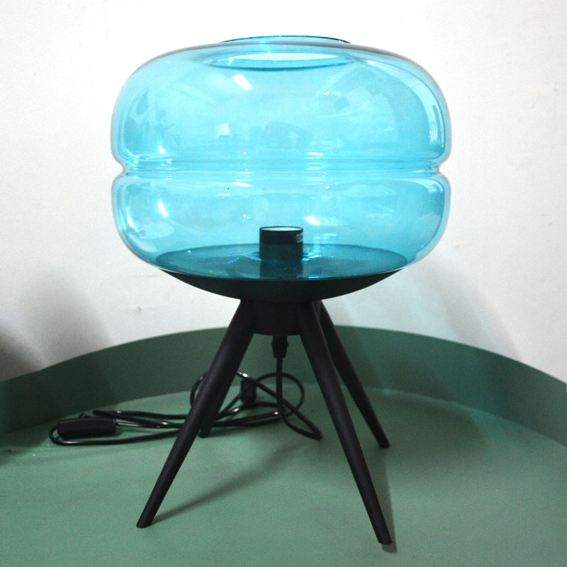 Postmoderne UFO-förmige Glas Tischlampe Single-Bulb-Nachttischlicht mit Quadpod
