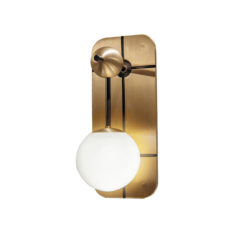 Opal Glass Sfall Sconce Modernist 1 Lampada montata a parete in ottone con rettangolo di metallo