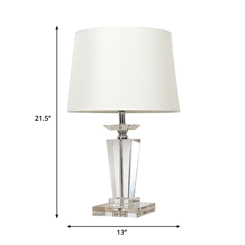 Lámpara de mesa de noche de tambor blanco, tela tradicional y elegante, 1 luz para mesa de dormitorio con base de cristal transparente