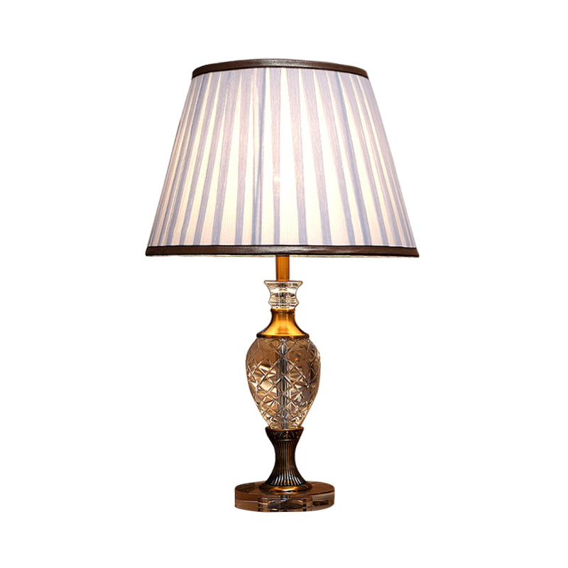 Lampada da notte tradizionale con paralume plissettato, lampada da tavolo in tessuto a 1 luce in bianco per camera da letto