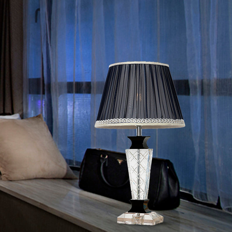 Lámpara de mesita de noche cónica negra, estilo tradicional, 1 luz, lámpara de mesa para dormitorio con base de cristal
