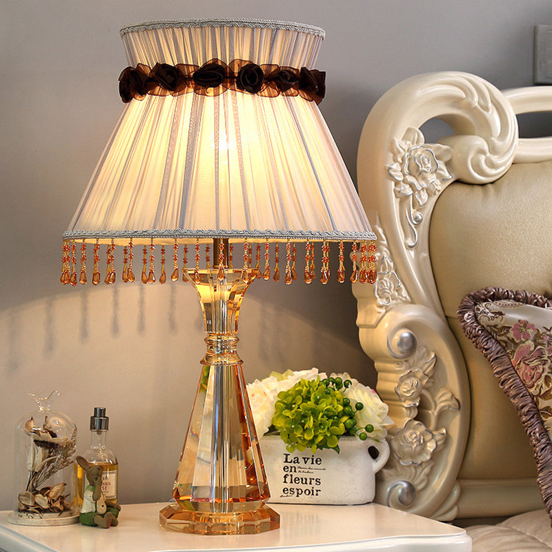 Luce notturna del tessuto cono largo 14 "/15" tradizionale comodino da letto a letto singolo in grigio con accento di cristallo