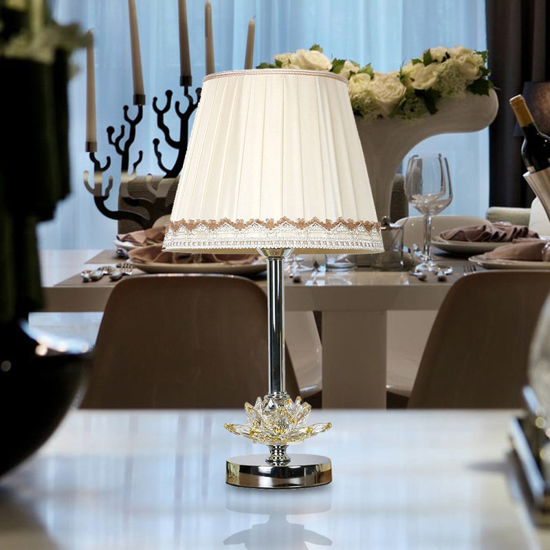 Mesa de noche de dormitorio de barril Luz de estilo de estilo tradicional 1 lámpara de mesita de noche blanca clara con acento de cristal