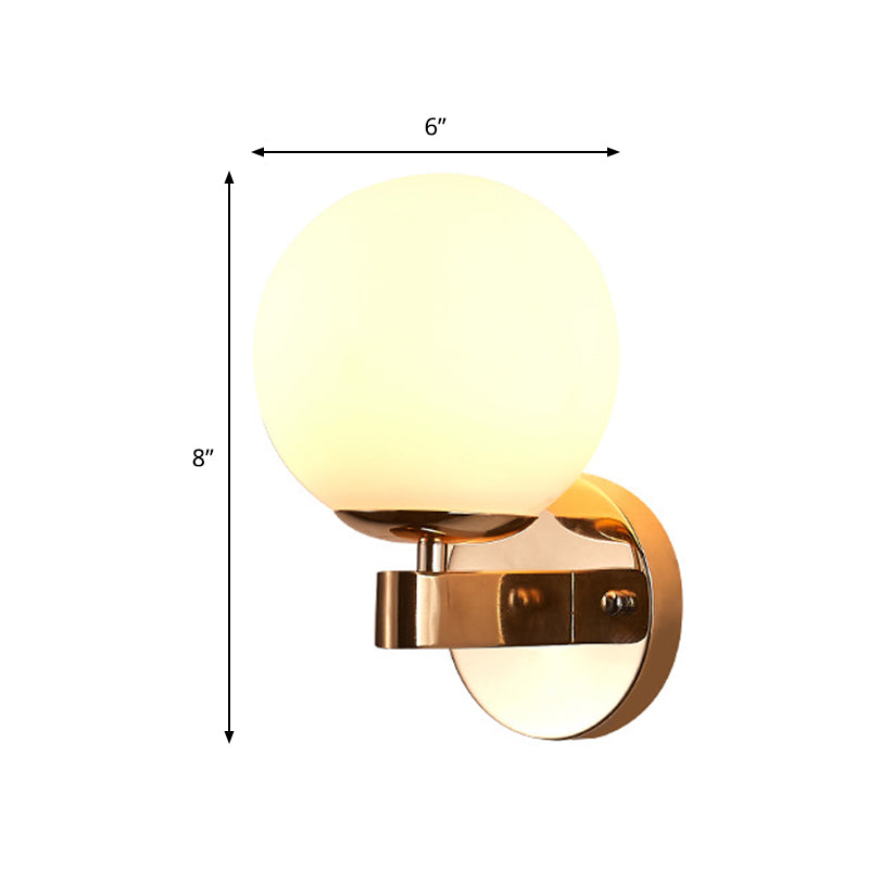 Opal Glass Ball Wall Lampe moderniste 1 tête Gold Sconce Lightture pour le salon